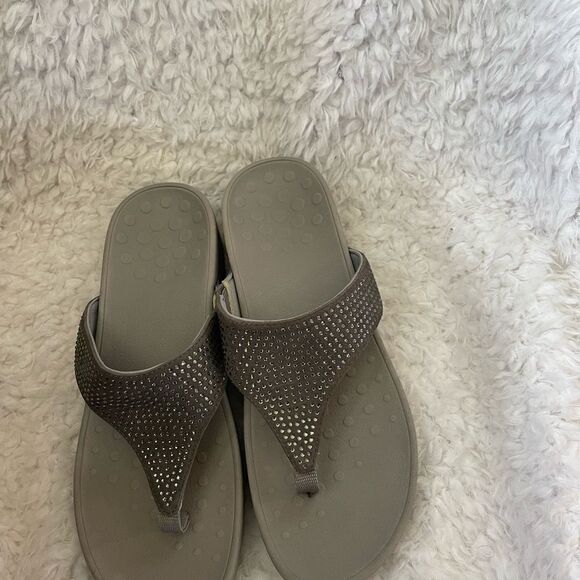 Vionic Naples gray suede wedge thong sandals with rhinestones accents SZ… - Picture 5 of 7